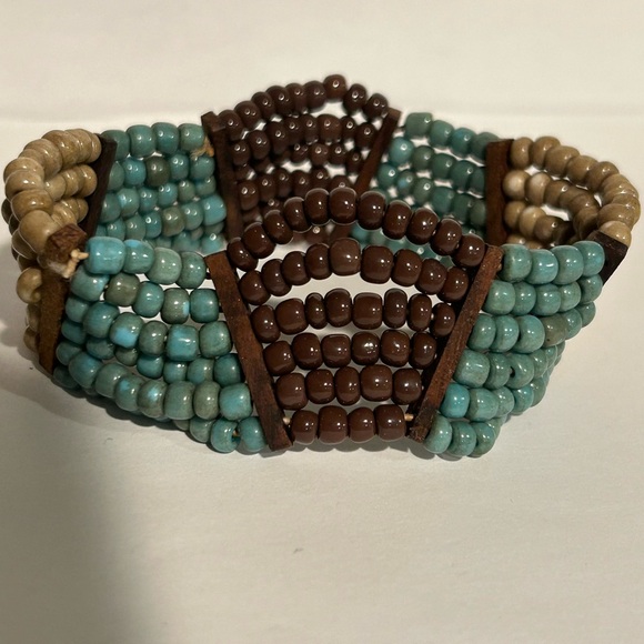Intricate Brown and Green Beaded Bracelet - Picture 2 of 9